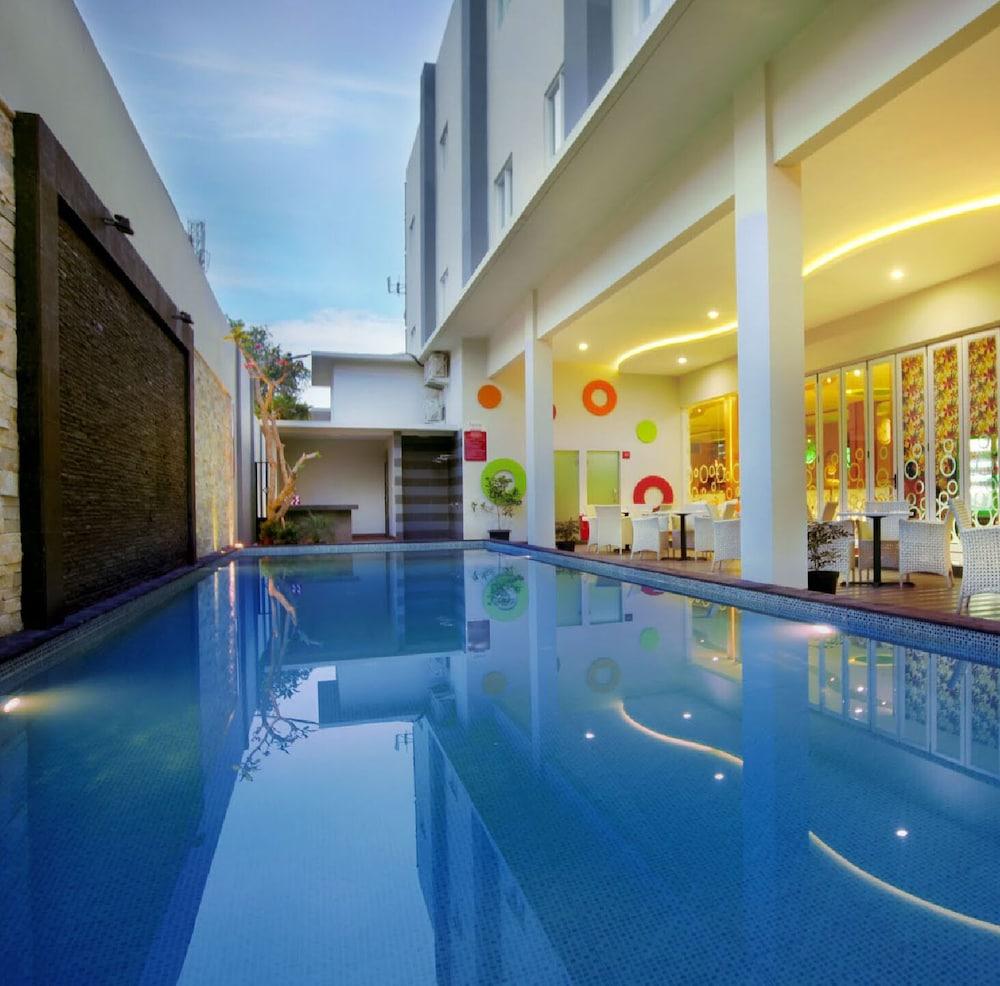 Favehotel Kusumanegara Yogyakarta Exterior photo